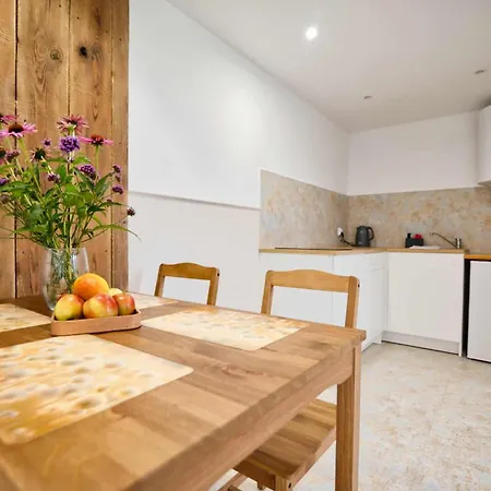 3 Stodoly - 2 * Zator