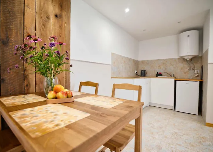 3 Stodoly - 2 * 扎托尔